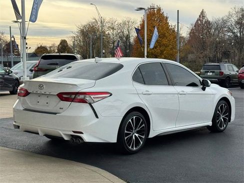 Used 2019 Toyota Camry L image 3