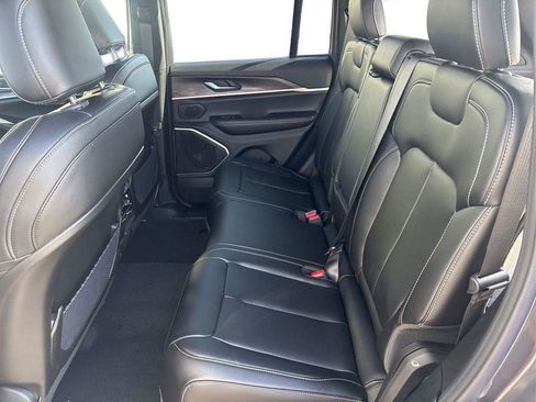 New 2026 Jeep Grand Cherokee Limited AWD/4WD image 10