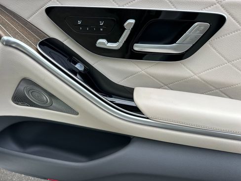 Certified 2022 Mercedes-Benz S 500 4MATIC image 19