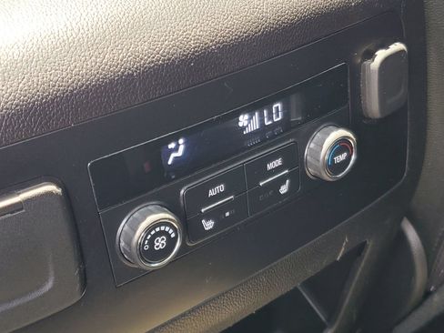 Used 2018 GMC Yukon SLT AWD/4WD image 14