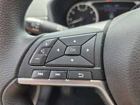 Used 2025 Nissan Altima 2.5 SV FWD image 30