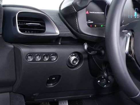 New 2025 McLaren Artura image 15