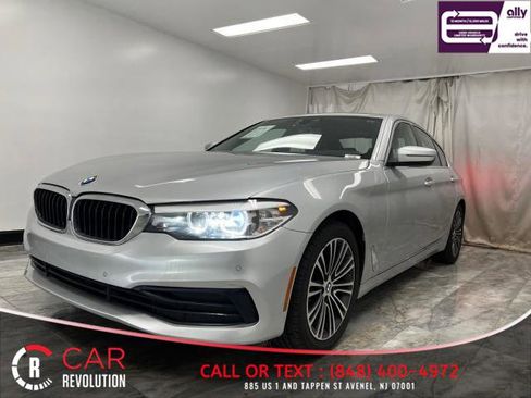 Used 2019 BMW 530i xDrive w/ Convenience Package AWD/4WD image 4