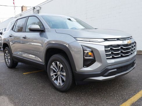 New 2026 Chevrolet Equinox LT w/ Convenience Package II image 2