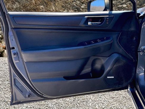 Used 2017 Subaru Legacy 2.5i Limited image 15