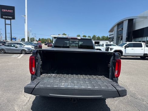Used 2019 GMC Sierra 1500 SLT w/ SLT Premium Plus Package AWD/4WD image 10