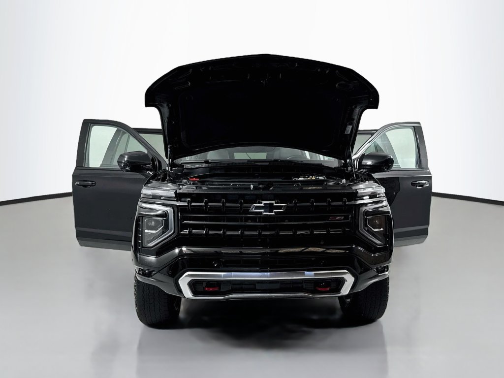 Used 2025 Chevrolet Suburban Z71 AWD/4WD image 18
