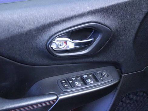 Used 2020 Jeep Cherokee Trailhawk w/ Cold Weather Group image 12