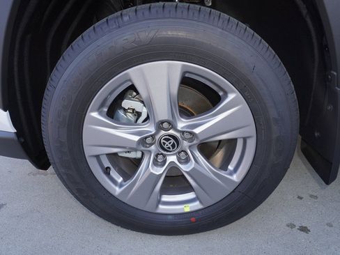 New 2025 Toyota RAV4 XLE image 20