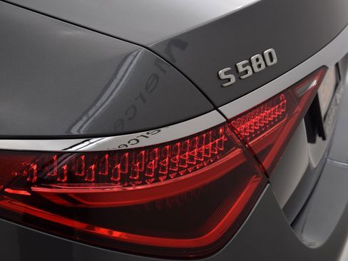 Used 2025 Mercedes-Benz S 580 4MATIC Sedan image 13
