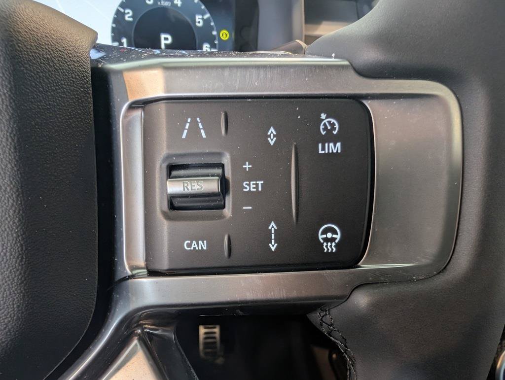 New 2026 Land Rover Discovery Limited Edition AWD/4WD image 18