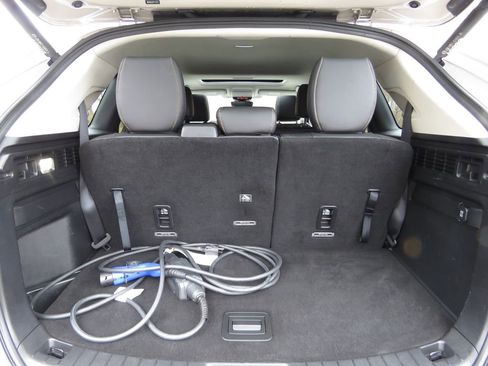 Used 2024 MAZDA CX-90 Plug-In Hybrid w/ Preferred AWD/4WD image 18