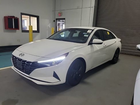 Used 2023 Hyundai Elantra Blue FWD image 1