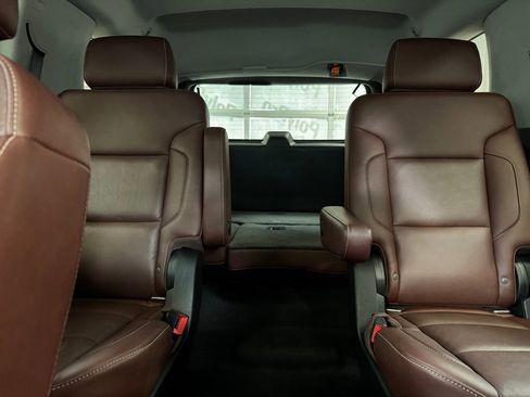 Used 2019 Chevrolet Tahoe Premier w/ Premier Plus Edition AWD/4WD image 15
