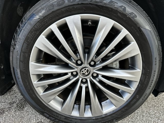 Used 2021 Toyota Highlander Platinum AWD/4WD image 28