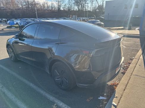 Used 2026 Tesla Model Y Long Range image 23