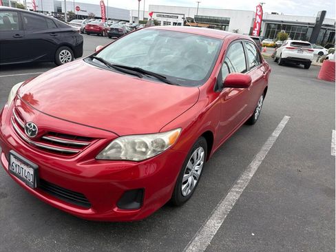 Used 2013 Toyota Corolla LE FWD image 4