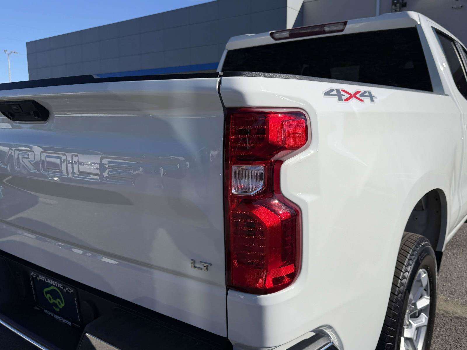 Used 2024 Chevrolet Silverado 1500 LT AWD/4WD image 6
