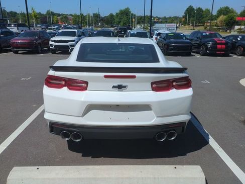 Used 2020 Chevrolet Camaro LT w/ Technology Package RWD image 10