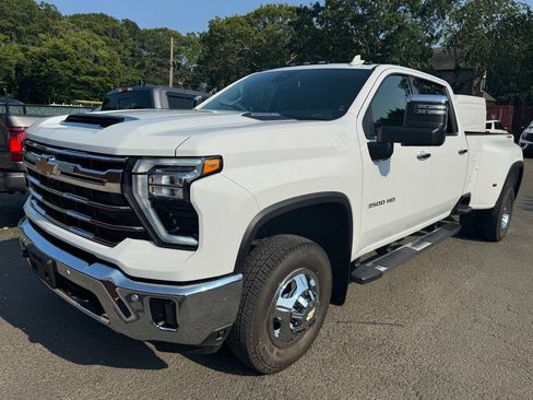Used 2026 Chevrolet Silverado 3500 LTZ w/ LTZ Plus Package AWD/4WD image 4