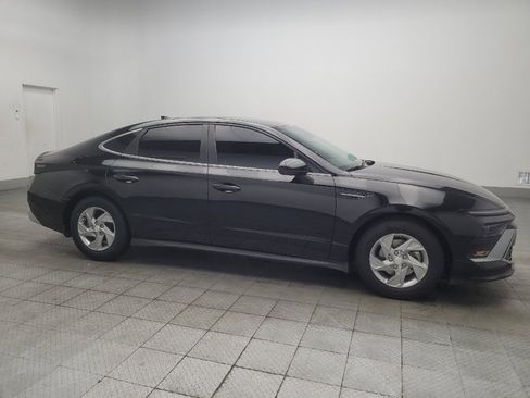 Used 2025 Hyundai Sonata SE FWD image 11