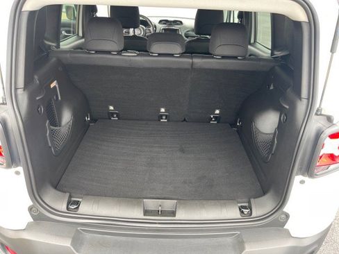 Used 2020 Jeep Renegade Altitude image 9