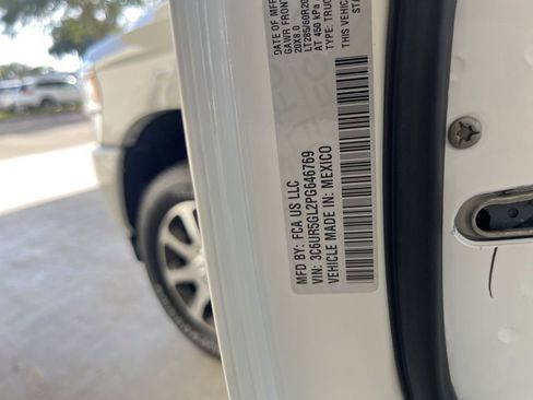 New 2023 RAM 2500 Limited image 40