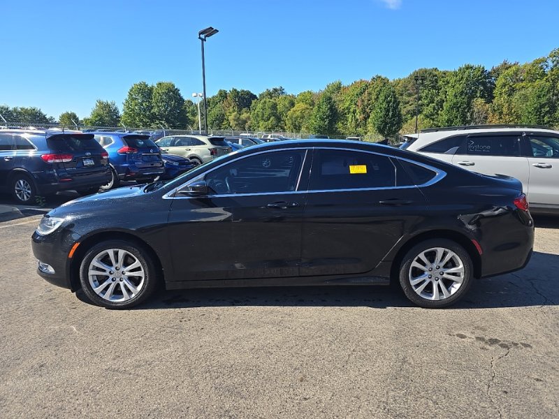 Used 2016 Chrysler 200 Limited w/ Convenience Group FWD image 4