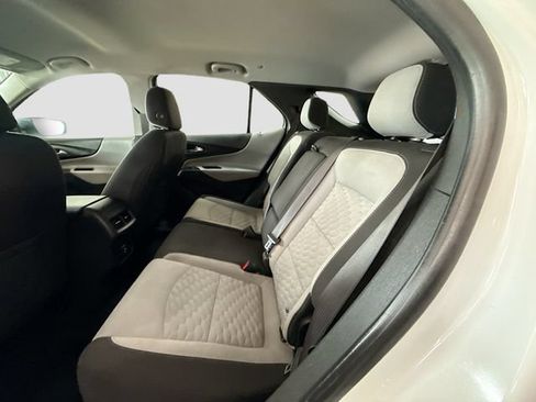 Used 2021 Chevrolet Equinox LS FWD image 23