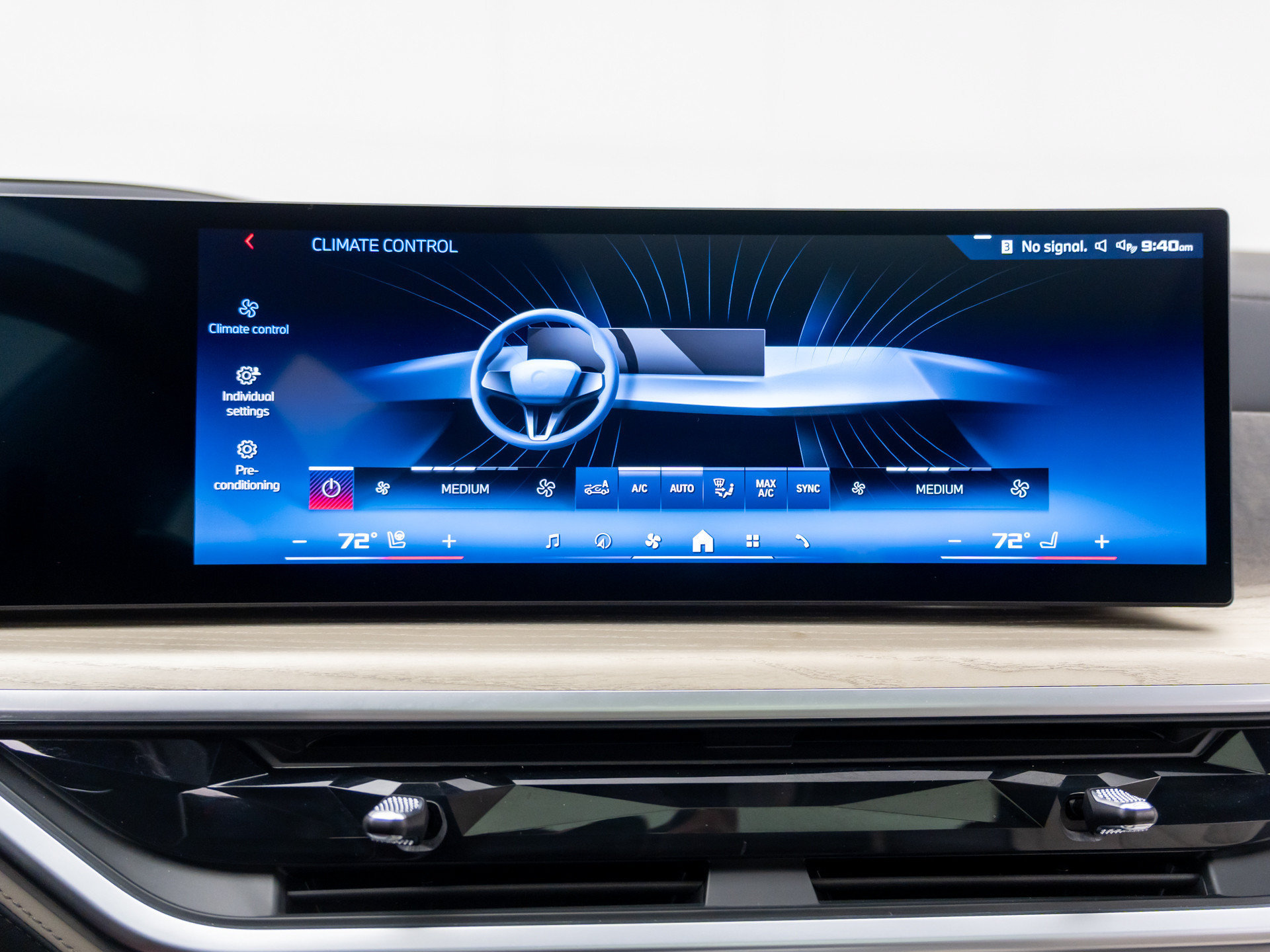 Certified 2025 BMW X7 M60i AWD/4WD image 27