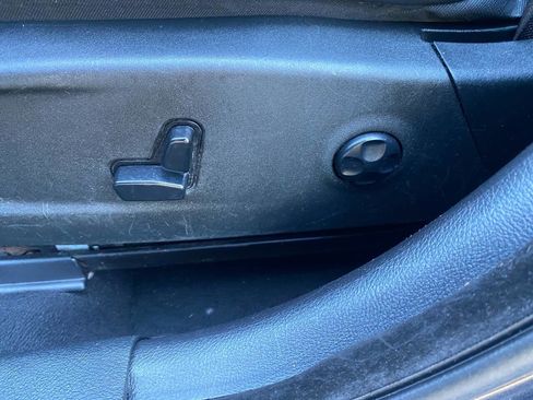 Used 2019 Chrysler 300 S image 17