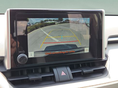 Certified 2025 Toyota RAV4 XLE w/ Convenience Package FWD image 23