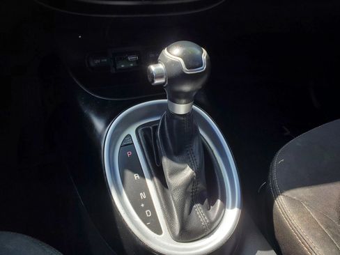 Used 2016 Kia Soul w/ Option Group 020 FWD image 16