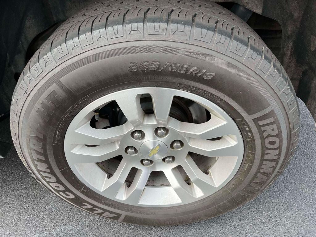 Used 2018 Chevrolet Suburban LT RWD image 11