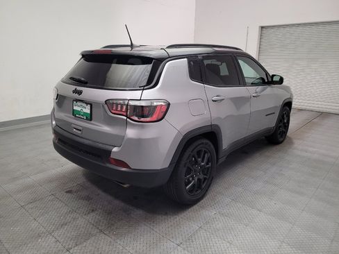 Used 2022 Jeep Compass Latitude w/ Convenience Group FWD image 9