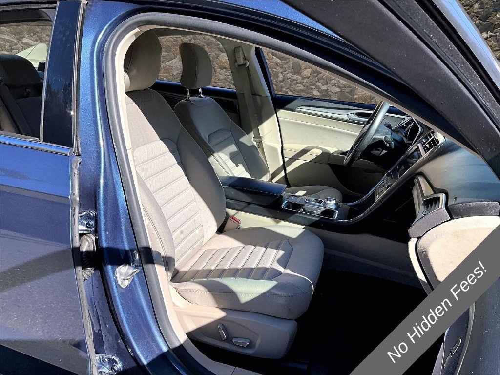 Used 2019 Ford Fusion SE FWD image 7