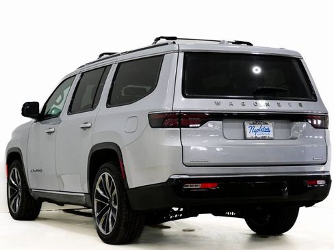 Used 2022 Jeep Wagoneer Series III w/ Premium Group I image 8