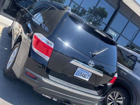 Used 2013 Toyota Highlander SE AWD/4WD image 11