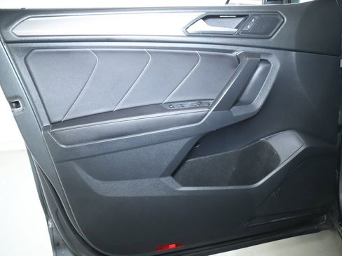 Used 2023 Volkswagen Tiguan SE R-Line FWD image 16
