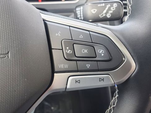 Used 2022 Volkswagen Tiguan SE w/ Panoramic Sunroof Package image 24