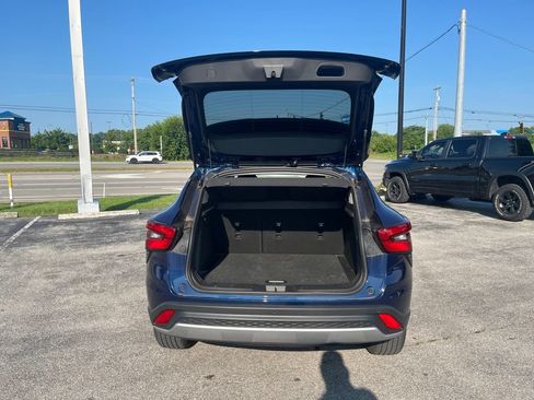 Used 2024 Chevrolet Trax LT w/ Driver Confidence Package FWD image 11