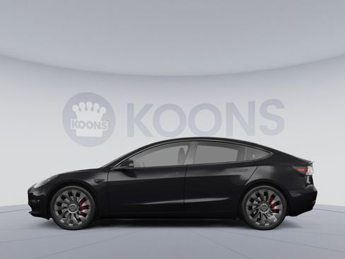 Used 2023 Tesla Model 3 Standard Range image 2