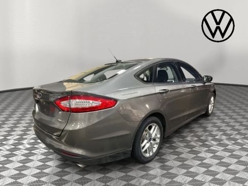 Used 2013 Ford Fusion SE image 3