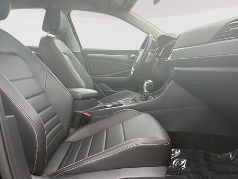 Certified 2022 Volkswagen Jetta SE w/ Panoramic Sunroof Package FWD image 14