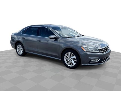 Used 2018 Volkswagen Passat 2.0T SE w/ SE Lighting Package image 1