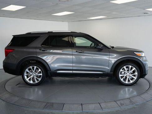 Used 2023 Ford Explorer Platinum AWD/4WD image 8