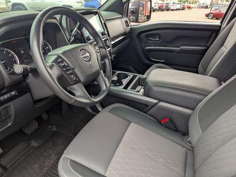 Used 2024 Nissan Titan SV w/ SV Convenience Package image 15