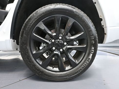 Used 2021 Jeep Grand Cherokee Laredo X AWD/4WD image 16