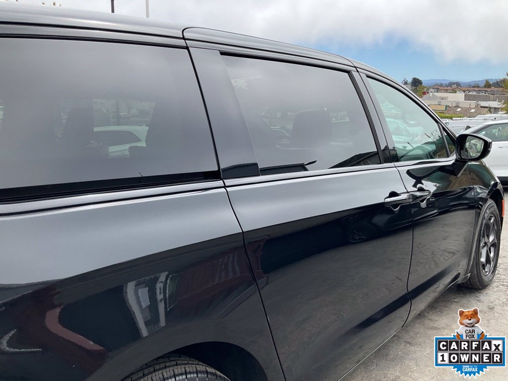 Used 2023 Chrysler Pacifica Limited w/ Uconnect Theater Family Group FWD image 88