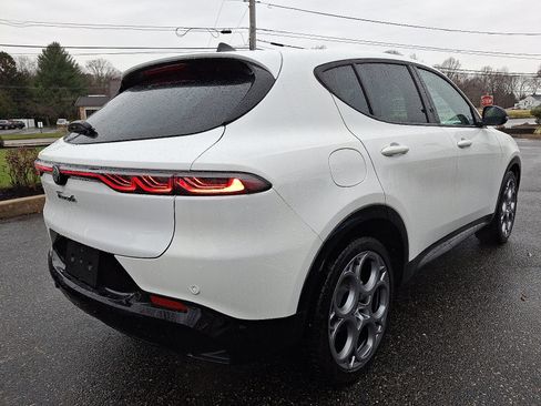 New 2025 Alfa Romeo Tonale image 3